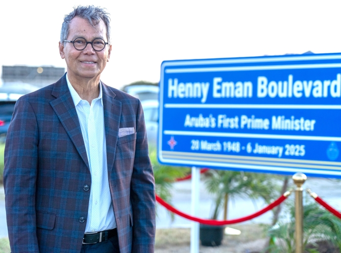 Henny Eman a convence companianan internacional pa kere den Aruba